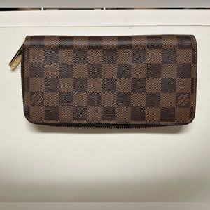 Louis Vuitton Zippy Wallet Damier